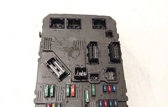 Peugeot 206 Fuse box set 9645747480