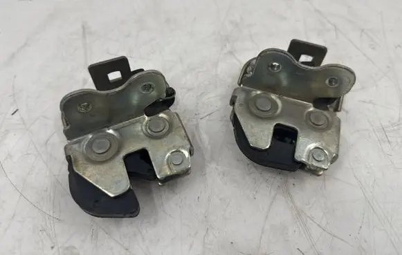 Mercedes-Benz C W203 Seat back rest lock catch 
