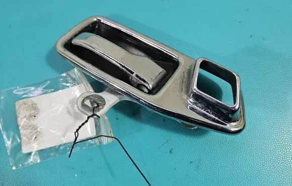 Mercedes-Benz W123 Front door interior handle 1167660211 IMPRK1471737