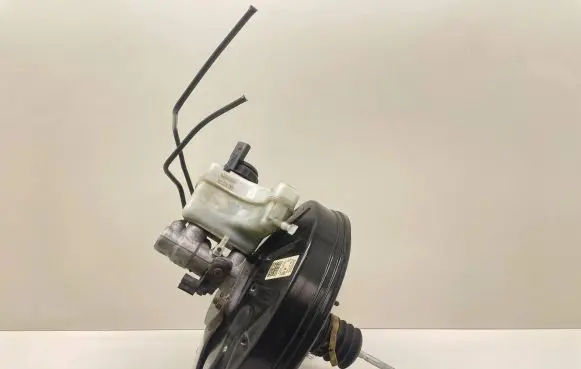 Volkswagen Tiguan Brake booster 5N1614105H