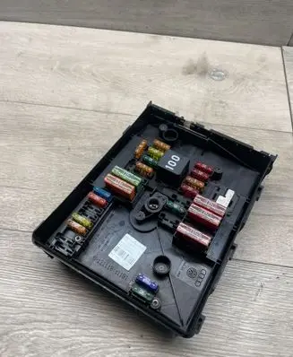 Skoda Superb B6 (3T) Fuse module 1K0937118 020111231 1101241198