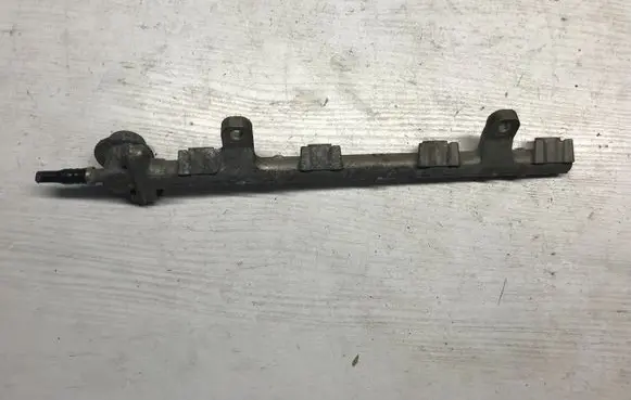 Toyota Yaris Fuel main line pipe