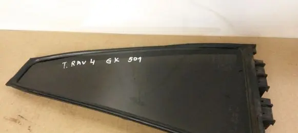 Toyota RAV 4 (XA30) Rear vent window glass 