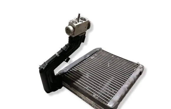 Volvo V70 Air conditioning (A/C) radiator (interior) 7010973