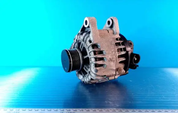Peugeot 208 Generator/alternator 9818677980