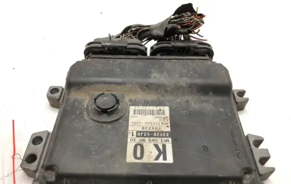 Suzuki Swift I Engine control unit/module ECU 3392062J0
