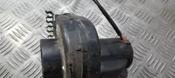 Opel Omega B1 Secondary air pump 0130007810 90493287YQ
