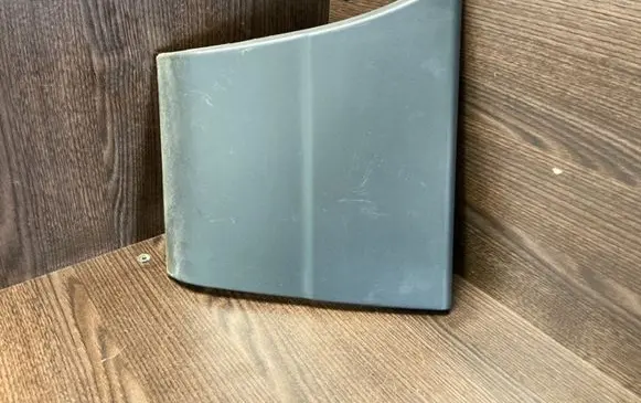 Rear fender molding trim