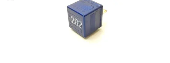 Volkswagen PASSAT B5.5 Other relay 8A0951253