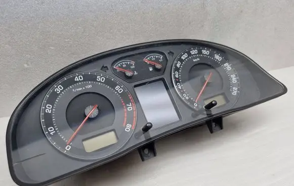 Skoda Superb B5 (3U) Speedometer (instrument cluster) 3U0920841C