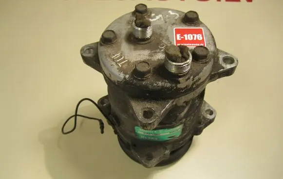 Volkswagen Golf III Air conditioning (A/C) compressor (pump) 5142711580