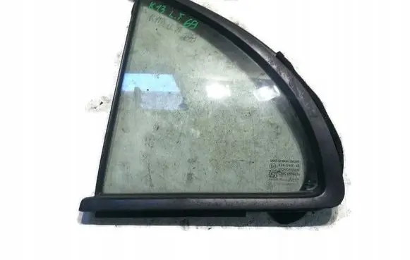 Nissan Micra Front triangle window/glass 83TYS