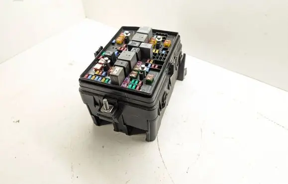 Chevrolet Tahoe Fuse module 85138826