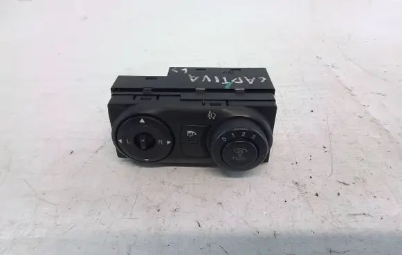 Chevrolet Captiva Wing mirror switch UB0G16