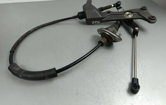 Jeep Wrangler Gear shift cable linkage 68281541AC 41784