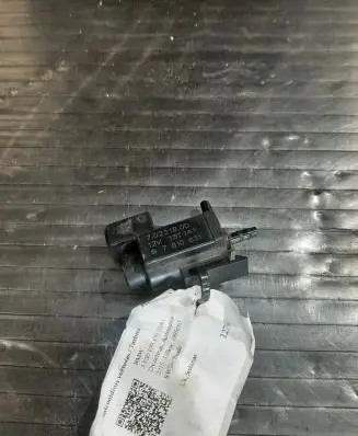 BMW 3 F30 F35 F31 Vacuum valve 702318