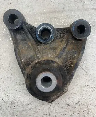 Jeep Compass Gearbox mounting bracket 68253045AB 4649