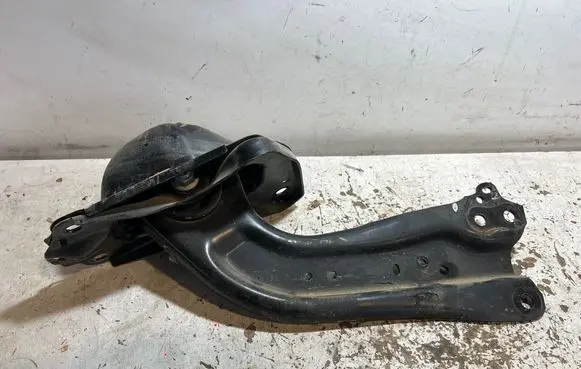 Toyota C-HR I Rear control arm