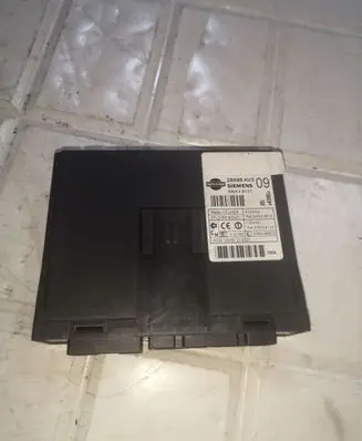 Nissan Primera Comfort/convenience module 28596AV309 5WK48127