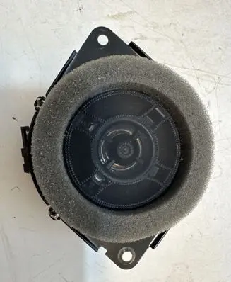 Ram 1500 Panel speaker 68043045AD 05521J0293 8923021701A