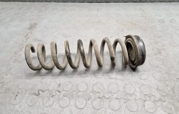 BMW 1 F20 F21 Rear coil spring 6764419