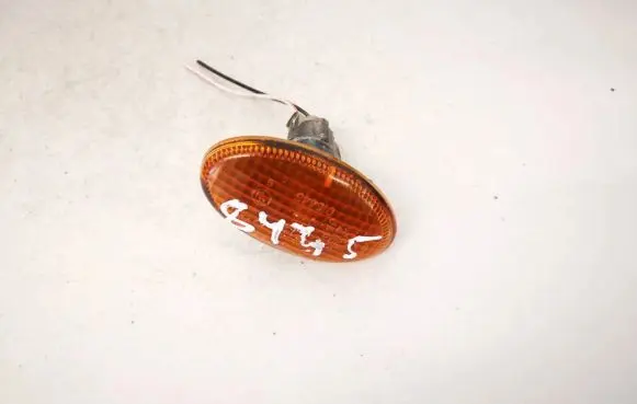 Subaru Legacy Front fender indicator light 015445