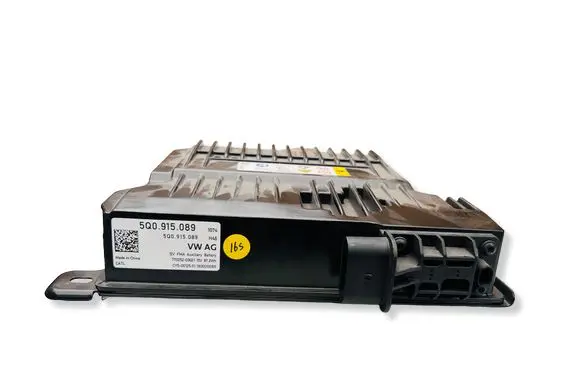 Volkswagen Golf VII Hybrid / electric car battery 5Q0915089
