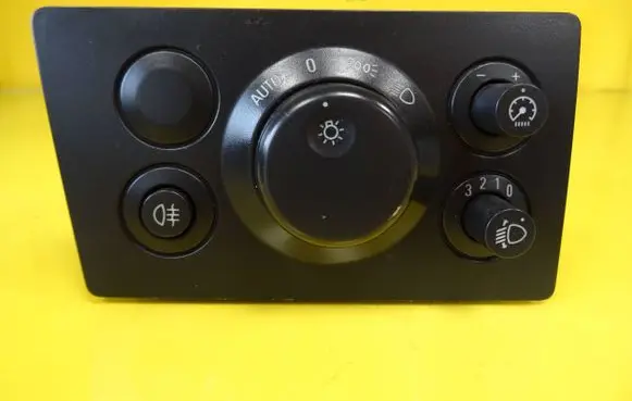 Opel Zafira B Light switch 13205867