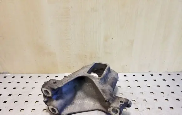 Honda Accord Gearbox mounting bracket