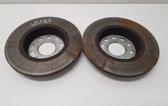 Volkswagen Golf VII Rear brake disc
