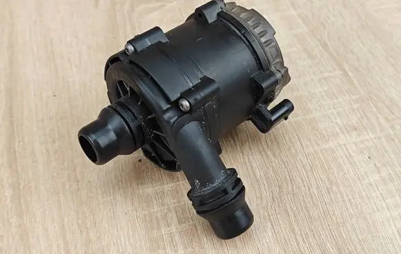 BMW 5 G30 G31 G38 Electric auxiliary coolant/water pump 8638237