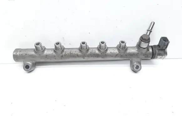 Volvo V60 Fuel main line pipe 31303612 VEA132370100AAA