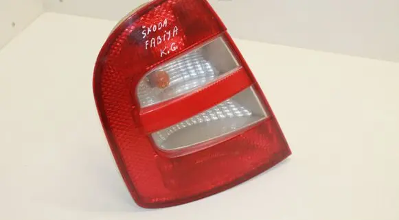 Skoda Fabia Mk1 (6Y) Rear/tail lights 6Y6945095 6Y6945111