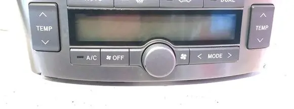 Toyota Avensis T250 Air conditioner control unit module 55900-05270