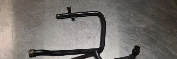 Audi A6 S6 C5 4B Engine coolant pipe/hose 059121075K