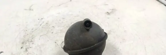 Vacuum air tank