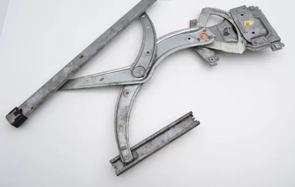 Volkswagen PASSAT B3 Front door manual window regulator 357837402B