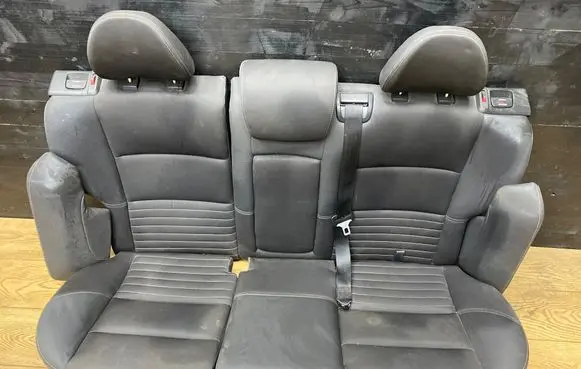 Volvo V50 Second row seats 