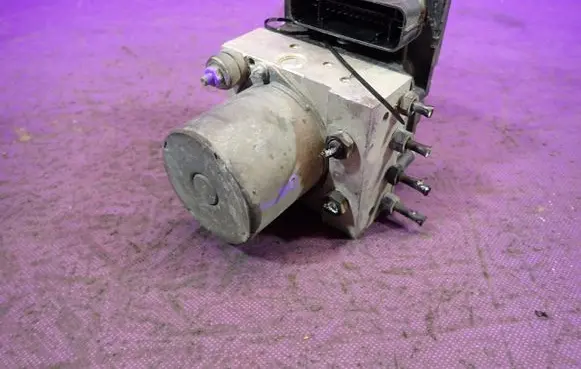 Audi A4 S4 B7 8E 8H ABS Pump 8E0614517BF