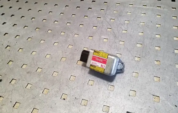Toyota Prius (XW20) Airbag deployment crash/impact sensor 8986047040 1879000892