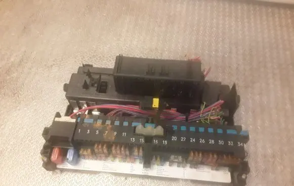BMW X3 E83 Fuse module