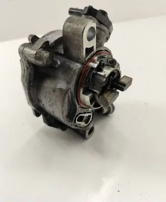 Peugeot 308 Vacuum pump 9804021880