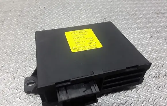 Mercedes-Benz S W220 Light module LCM 2208203026