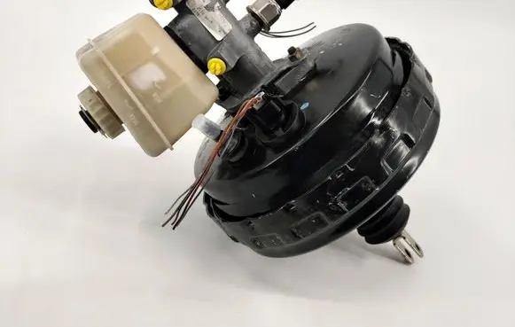 Mercedes-Benz ML W163 Brake booster A1634300630 26785907014