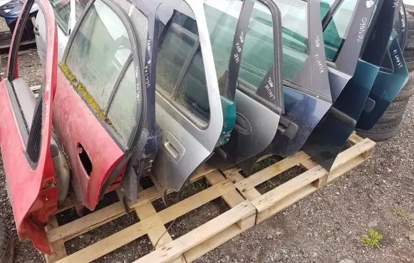 Hyundai Accent Rear door