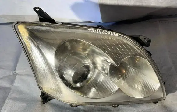 Toyota Avensis T250 Headlight/headlamp