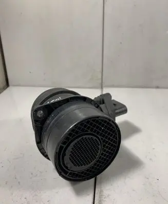 Volkswagen Golf IV Mass air flow meter 074906461B