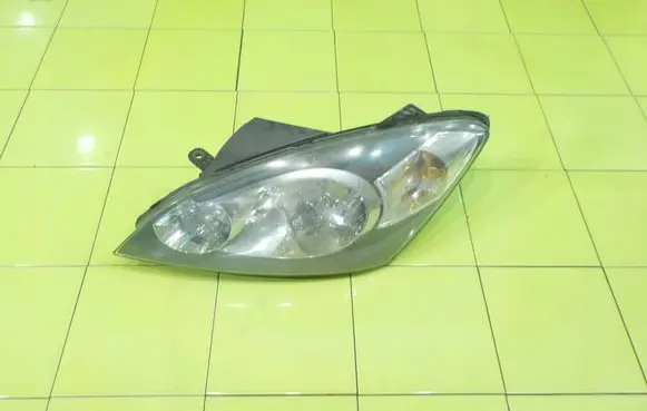 KIA Ceed Headlight/headlamp 921011H510
