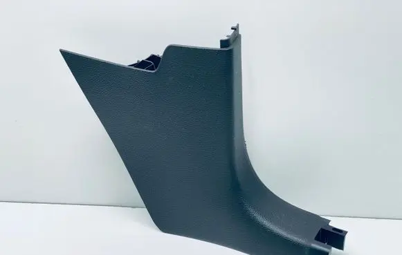 Foot area side trim