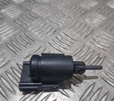 Audi A4 S4 B7 8E 8H Brake pedal sensor switch 3B0945511C 19322010 06363